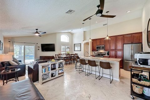 House in Haines City, Florida 4 bedrooms, 143.63 sq.m. № 1856369 - photo 4