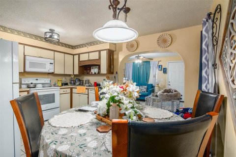 Villa ou maison à vendre à Cocoa, Floride: 2 chambres, 86.96 m2 № 1872832 - photo 8