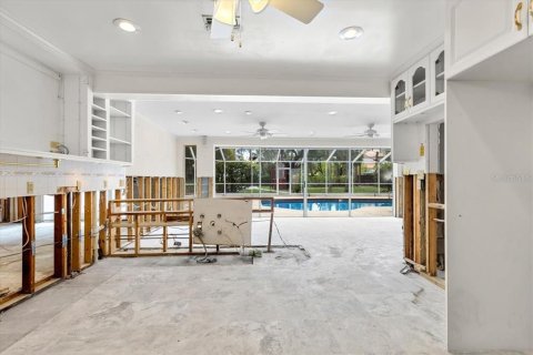 Casa en venta en Tampa, Florida, 4 dormitorios, 348.85 m2 № 1791856 - foto 11