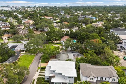 Casa en venta en Tampa, Florida, 4 dormitorios, 348.85 m2 № 1791856 - foto 28