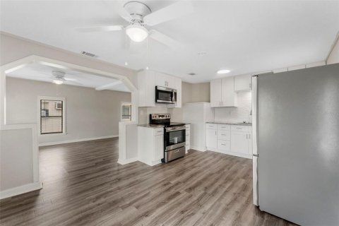 Casa en venta en Eagle Lake, Florida, 2 dormitorios, 80.27 m2 № 1903844 - foto 9