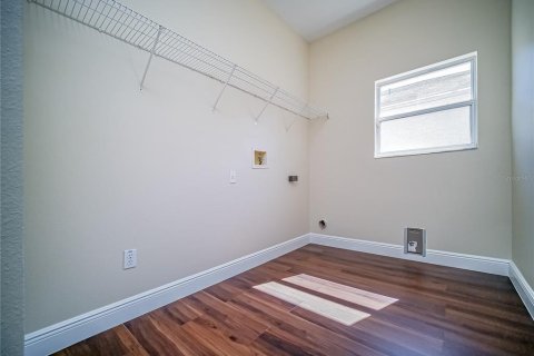 Villa ou maison à louer à Orlando, Floride: 4 chambres, 240.43 m2 № 2167649 - photo 5
