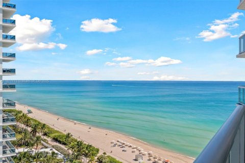 Condo in Miami Beach, Florida, 1 bedroom  № 1920165 - photo 6