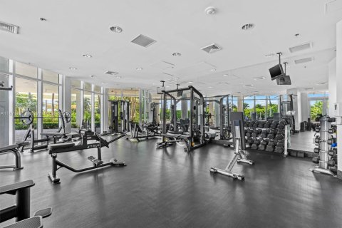 Condo in Miami Beach, Florida, 1 bedroom  № 1920165 - photo 17