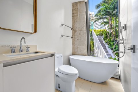 Condominio en venta en Miami, Florida, 3 dormitorios, 155.98 m2 № 1928346 - foto 17