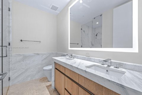Condominio en venta en Miami, Florida, 3 dormitorios, 155.98 m2 № 1928346 - foto 14