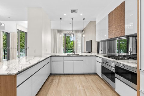 Condominio en venta en Miami, Florida, 3 dormitorios, 155.98 m2 № 1928346 - foto 4