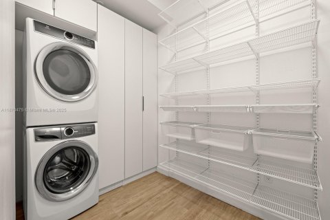 Condominio en venta en Miami, Florida, 3 dormitorios, 155.98 m2 № 1928346 - foto 25