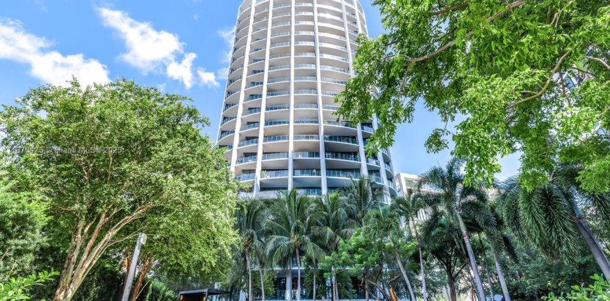 Condominio en Miami, Florida, 3 dormitorios № 1928346