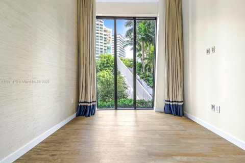 Condominio en venta en Miami, Florida, 3 dormitorios, 155.98 m2 № 1928346 - foto 13