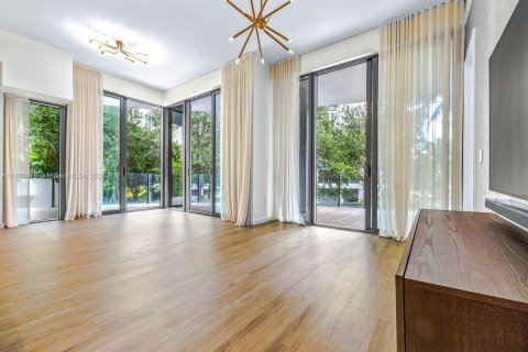 Condominio en venta en Miami, Florida, 3 dormitorios, 155.98 m2 № 1928346 - foto 8