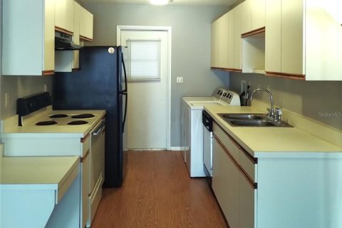 Condo in Winter Haven, Florida, 2 bedrooms  № 1841814 - photo 4