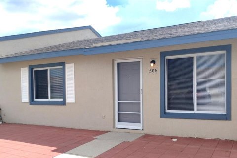 Condo in Winter Haven, Florida, 2 bedrooms  № 1841814 - photo 1
