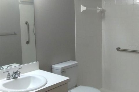 Condo in Winter Haven, Florida, 2 bedrooms  № 1841814 - photo 8