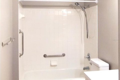 Снять в аренду кондоминиум в Уинтер-Хейвен, Флорида 6 комнат, 99.68м2, № 1841814 - фото 10