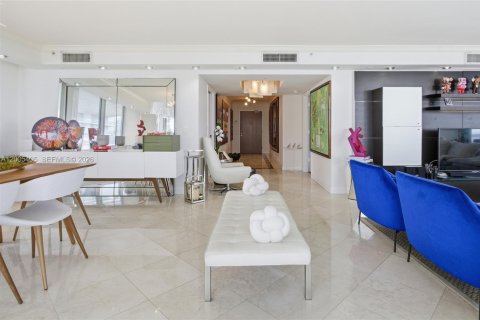 Condominio en alquiler en Sunny Isles Beach, Florida, 3 dormitorios, 217.39 m2 № 2076602 - foto 16