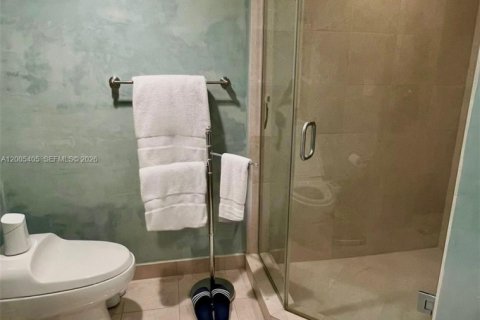 Condominio en alquiler en Sunny Isles Beach, Florida, 3 dormitorios, 217.39 m2 № 2076602 - foto 20