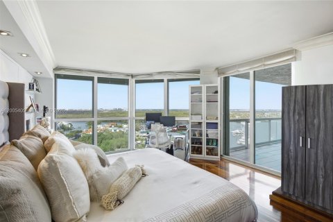 Condominio en alquiler en Sunny Isles Beach, Florida, 3 dormitorios, 217.39 m2 № 2076602 - foto 18