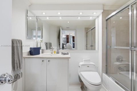Condominio en alquiler en Sunny Isles Beach, Florida, 3 dormitorios, 217.39 m2 № 2076602 - foto 24