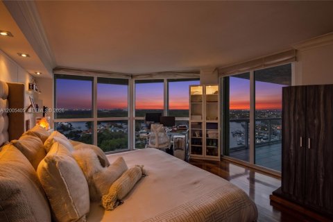 Condominio en alquiler en Sunny Isles Beach, Florida, 3 dormitorios, 217.39 m2 № 2076602 - foto 5
