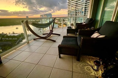 Condominio en alquiler en Sunny Isles Beach, Florida, 3 dormitorios, 217.39 m2 № 2076602 - foto 29