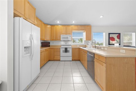 Condo in Indian Rocks Beach, Florida, 2 bedrooms  № 1900788 - photo 27