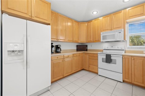 Condo in Indian Rocks Beach, Florida, 2 bedrooms  № 1900788 - photo 24