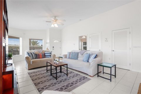 Condo in Indian Rocks Beach, Florida, 2 bedrooms  № 1900788 - photo 18