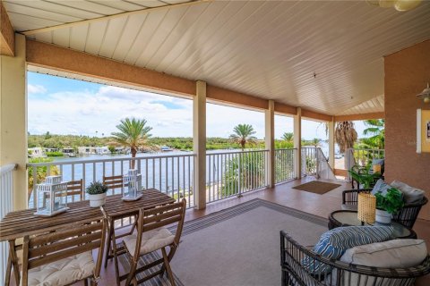 Condo in Indian Rocks Beach, Florida, 2 bedrooms  № 1900788 - photo 5
