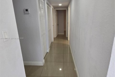 Снять в аренду виллу или дом в Майами, Флорида 3 спальни, 220.18м2, № 1998275 - фото 15