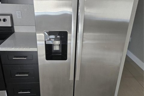 Снять в аренду виллу или дом в Майами, Флорида 3 спальни, 220.18м2, № 1998275 - фото 4