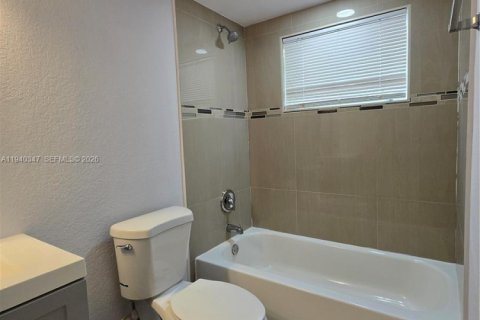 Снять в аренду виллу или дом в Майами, Флорида 3 спальни, 220.18м2, № 1998275 - фото 13