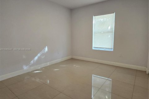 Снять в аренду виллу или дом в Майами, Флорида 3 спальни, 220.18м2, № 1998275 - фото 12