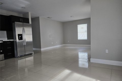 Снять в аренду виллу или дом в Майами, Флорида 3 спальни, 220.18м2, № 1998275 - фото 5