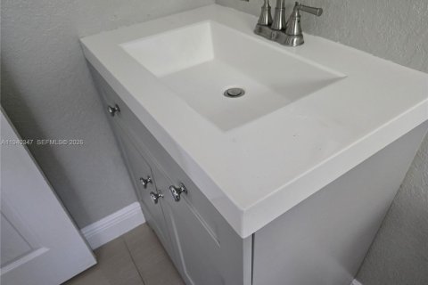 Снять в аренду виллу или дом в Майами, Флорида 3 спальни, 220.18м2, № 1998275 - фото 17