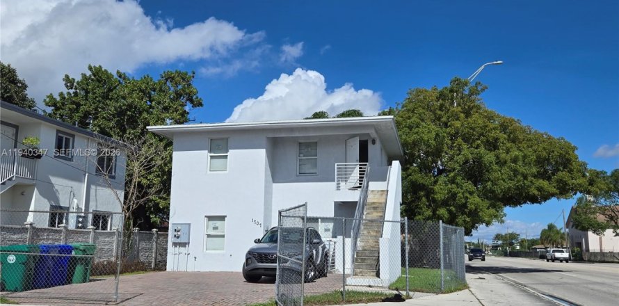 Дом в Майами, Флорида 3 спальни, 220.18м2 № 1998275