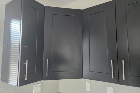 Снять в аренду виллу или дом в Майами, Флорида 3 спальни, 220.18м2, № 1998275 - фото 10