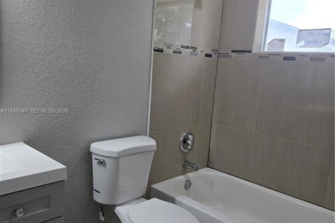 Снять в аренду виллу или дом в Майами, Флорида 3 спальни, 220.18м2, № 1998275 - фото 20