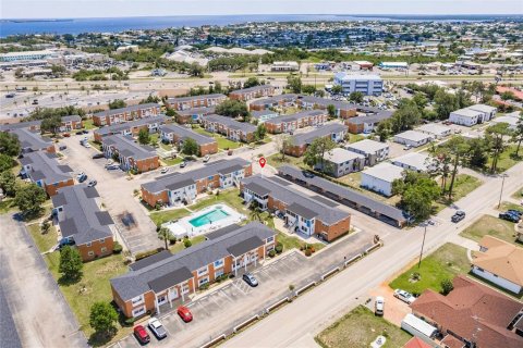 Condominio en venta en Port Charlotte, Florida, 2 dormitorios, 89.65 m2 № 1688413 - foto 27