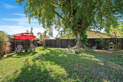 Villa ou maison à vendre à Miami, Floride: 3 chambres, 139.82 m2 № 1954052 - photo 23