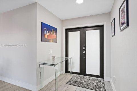 Villa ou maison à vendre à Miami, Floride: 3 chambres, 139.82 m2 № 1954052 - photo 3