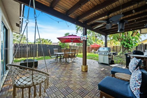 Villa ou maison à vendre à Miami, Floride: 3 chambres, 139.82 m2 № 1954052 - photo 20