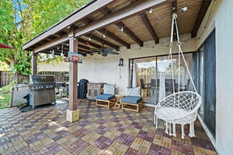 Villa ou maison à vendre à Miami, Floride: 3 chambres, 139.82 m2 № 1954052 - photo 22