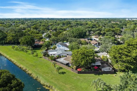 Villa ou maison à vendre à Miami, Floride: 3 chambres, 139.82 m2 № 1954052 - photo 26