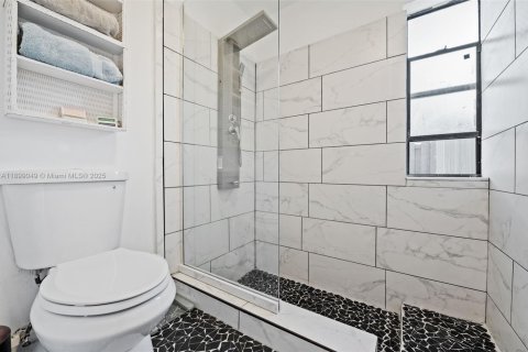 Villa ou maison à vendre à Miami, Floride: 3 chambres, 139.82 m2 № 1954052 - photo 14