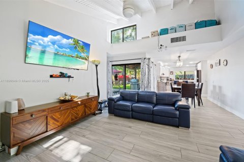 Villa ou maison à vendre à Miami, Floride: 3 chambres, 139.82 m2 № 1954052 - photo 6