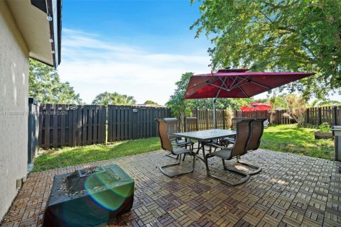 Villa ou maison à vendre à Miami, Floride: 3 chambres, 139.82 m2 № 1954052 - photo 21