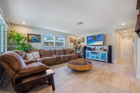 Villa ou maison à louer à Miami, Floride: 3 chambres, 150.13 m2 № 1945995 - photo 5