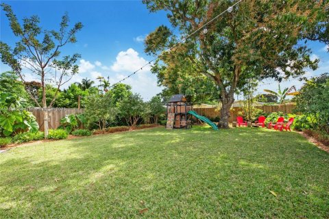 Villa ou maison à louer à Miami, Floride: 3 chambres, 150.13 m2 № 1945995 - photo 3