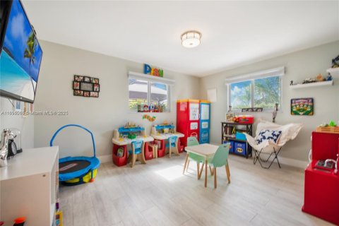 Villa ou maison à louer à Miami, Floride: 3 chambres, 150.13 m2 № 1945995 - photo 10